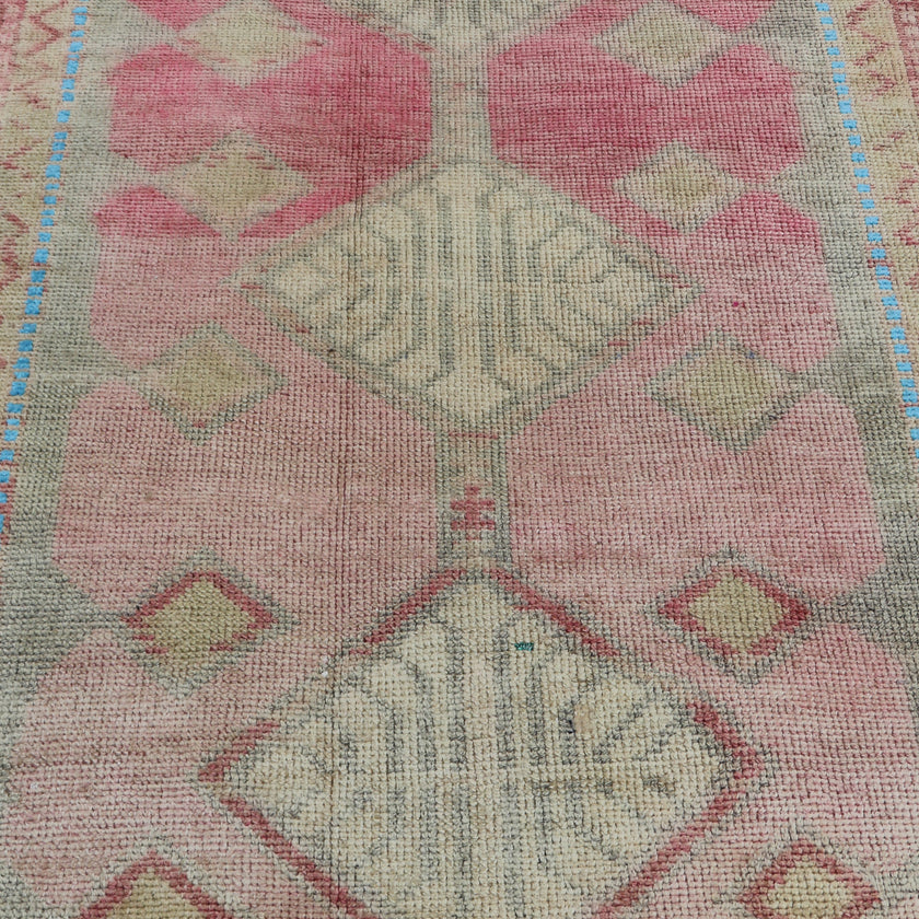 16564 Handwoven Vintage Rug 3’2x11’10