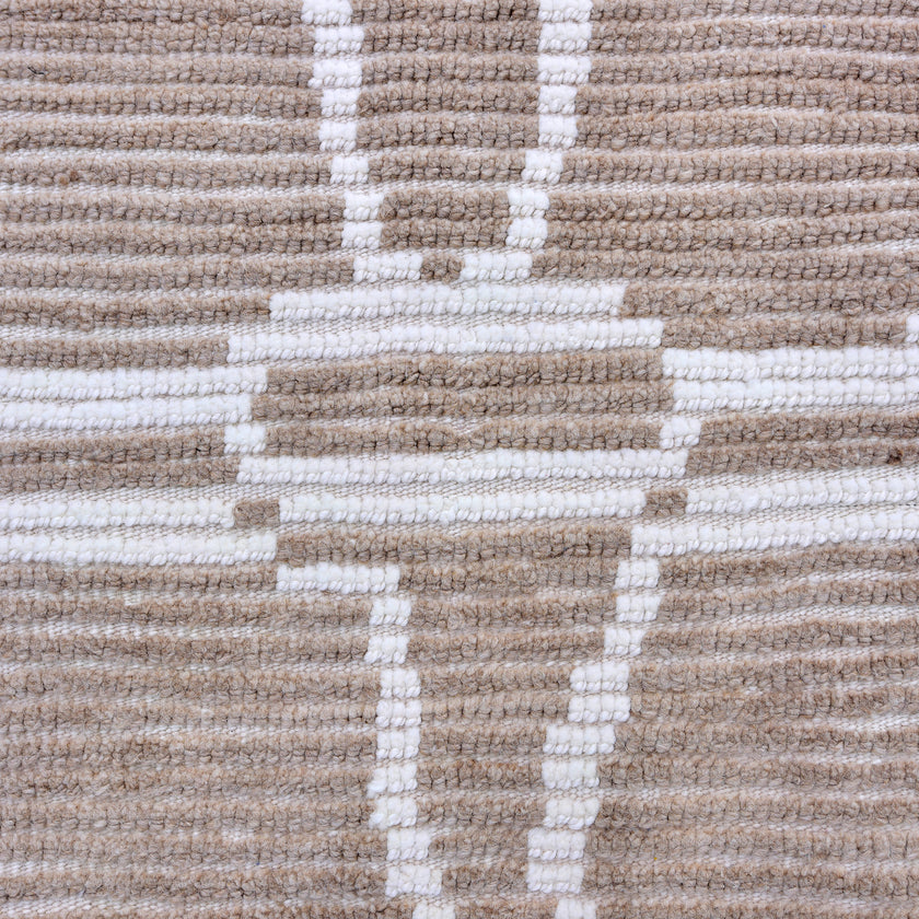 16612 Handwoven Rug 6 x 9’6