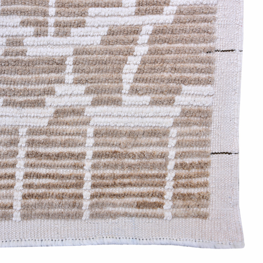 16612 Handwoven Rug 6 x 9’6