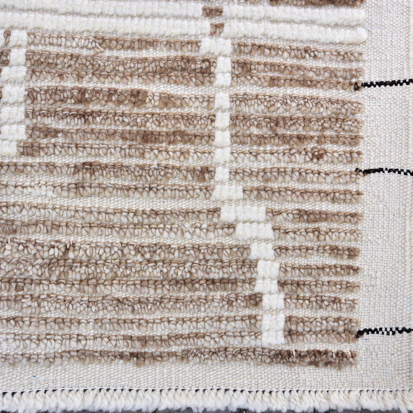 16755 Handwoven Rug 5’9 x 9’5