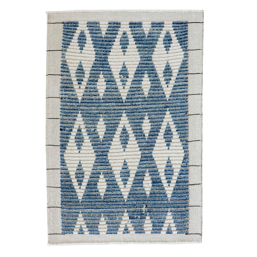 16821 Handwoven Rug 2’8 x 3’11