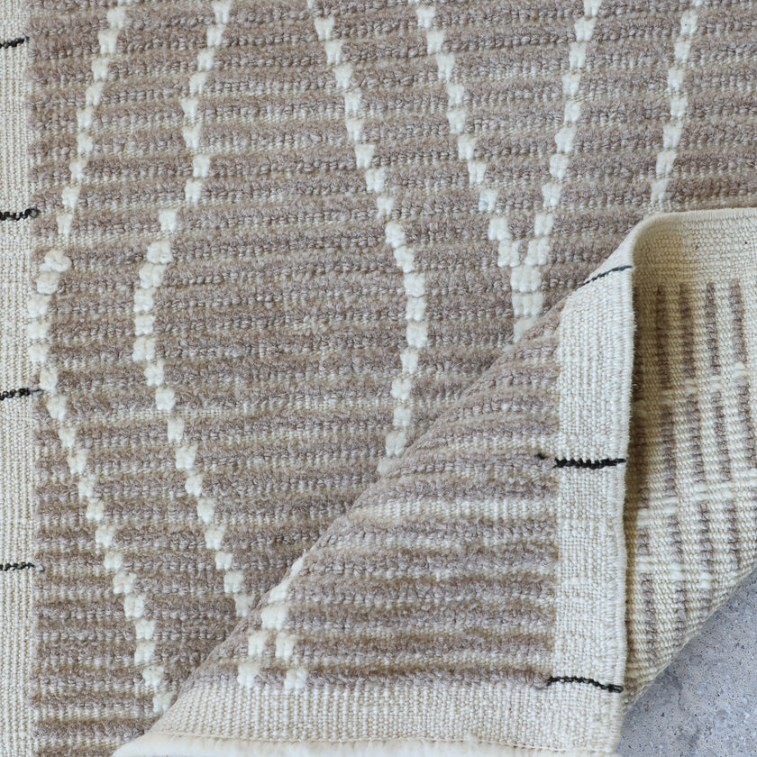 16827 Handwoven Rug 2’8 x 12