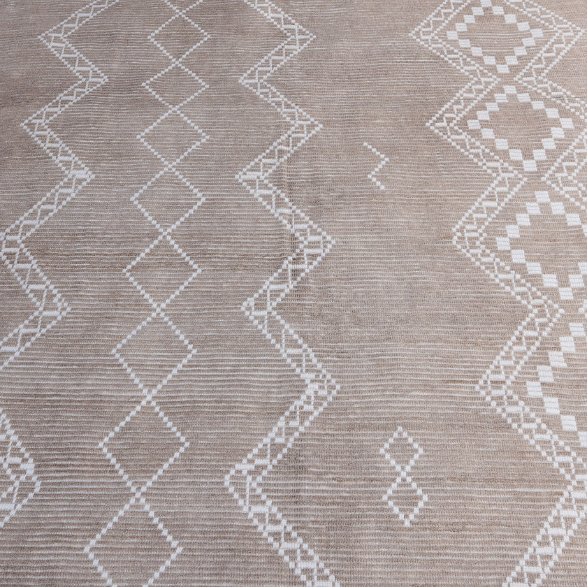 16858 Handwoven Rug 9’3 x 12’7