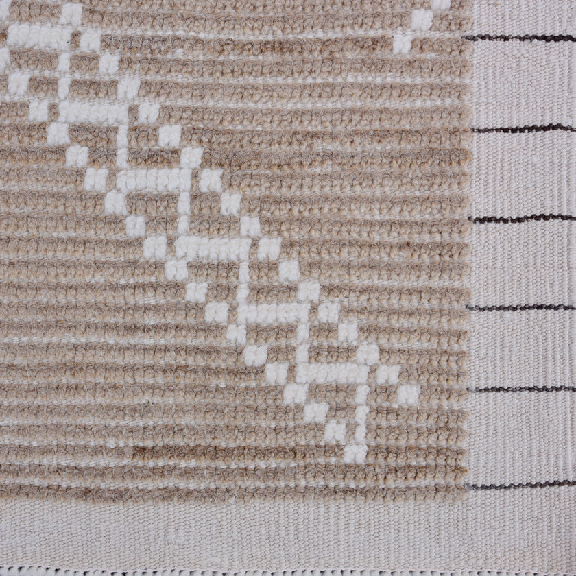 16858 Handwoven Rug 9’3 x 12’7