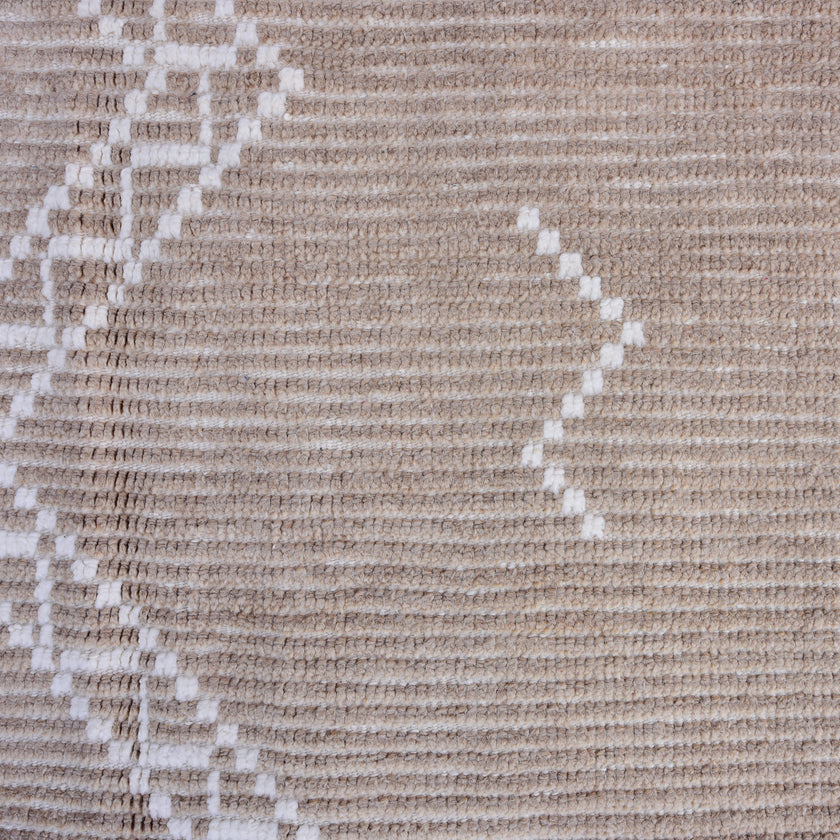 16858 Handwoven Rug 9’3 x 12’7