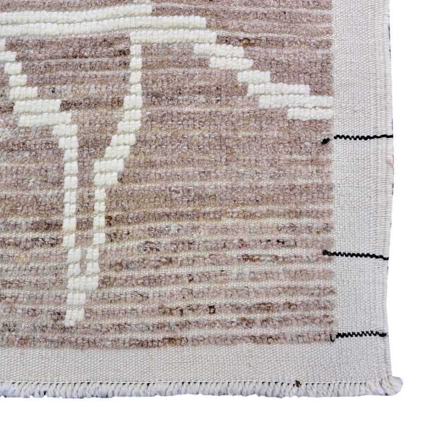 16884 Handwoven Rug 5’9 x 9’5