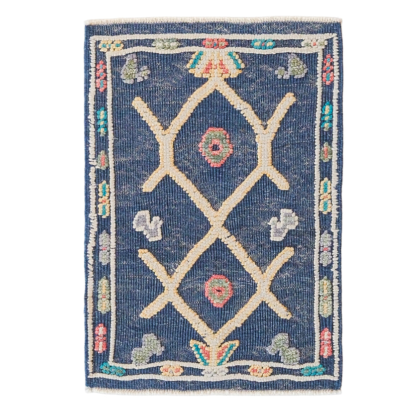 16903 Handwoven Rug 2’2 x 3’4