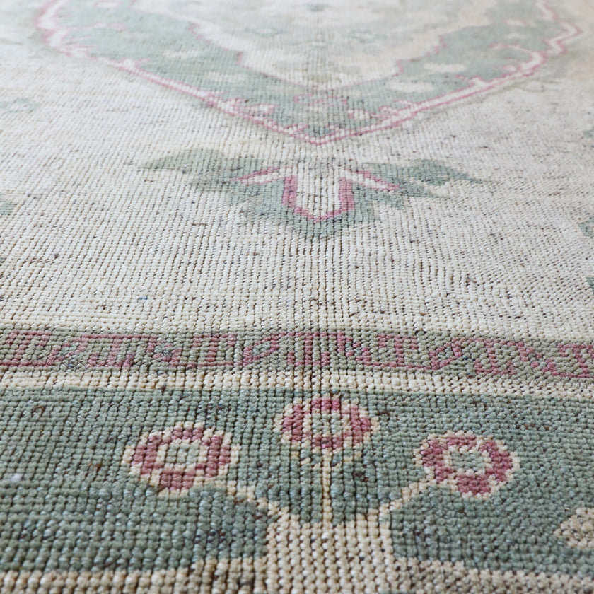 16932 Handwoven Vintage Rug 5’3 x 10’9