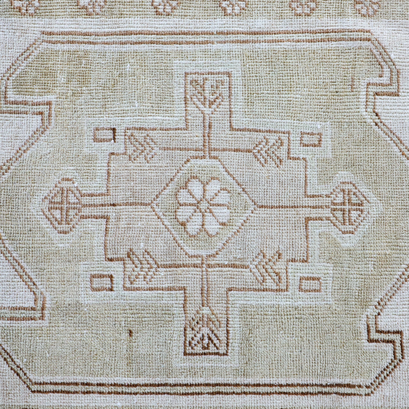 16936 Handwoven Vintage Rug 3’5 x 5’8