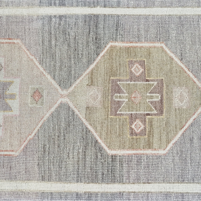 16960 Handwoven Rug 2’9 x 10’6