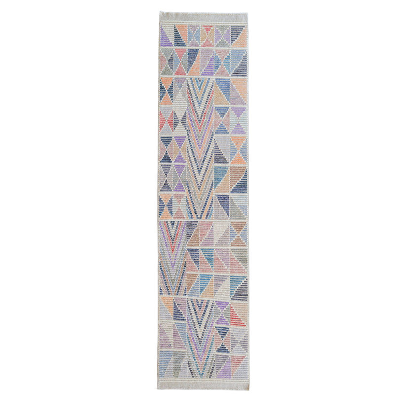 16962 Handwoven Rug 2’8 x 11