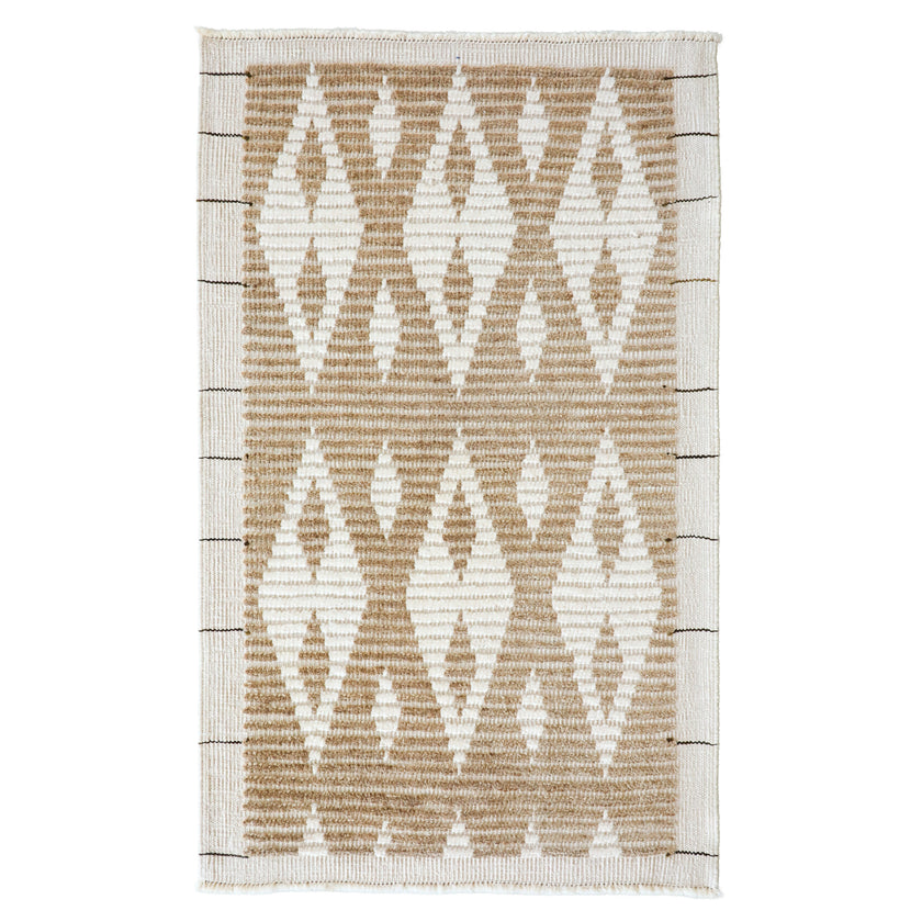 16964 Handwoven Rug 2’7 x 4’1