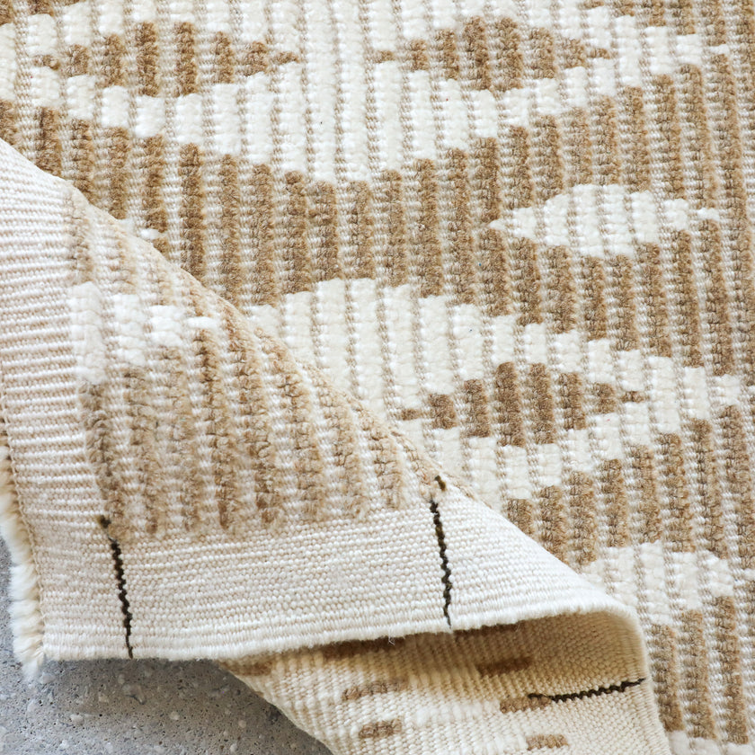 16964 Handwoven Rug 2’7 x 4’1