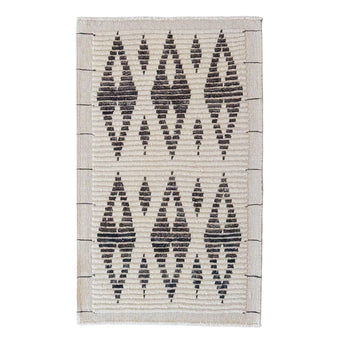 16965 Handwoven Rug 2’6 x 4’1
