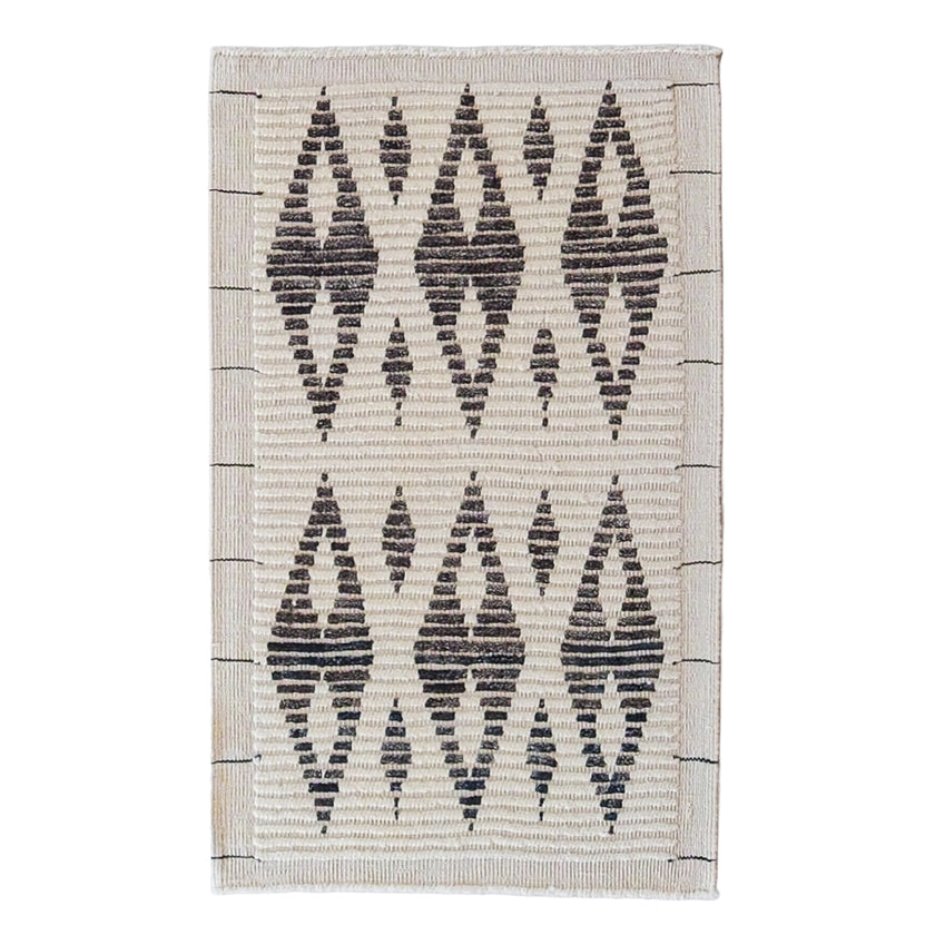 16965 Handwoven Rug 2’6 x 4’1