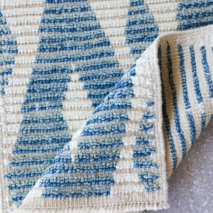 16966 Handwoven Rug 2 x 3’6