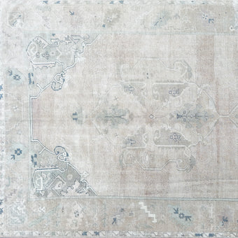 16976 Handwoven Vintage Rug 5’6 x 10’4