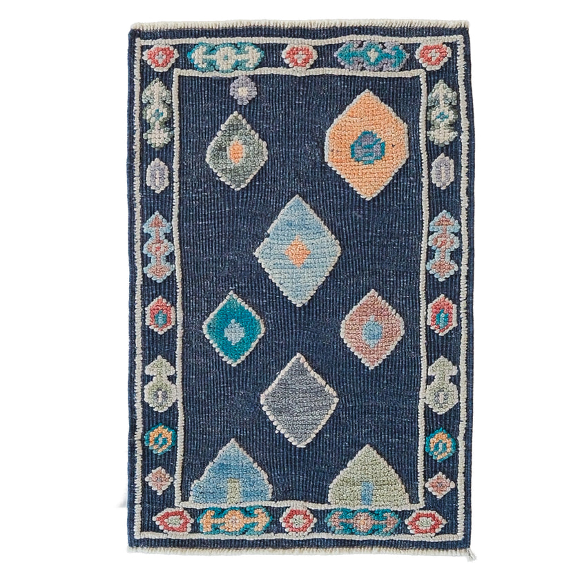 17029 Handwoven Rug 2’2 x 3’4