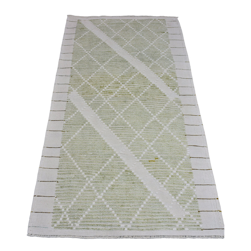 17037 Handwoven Rug 4’1 x 7’3
