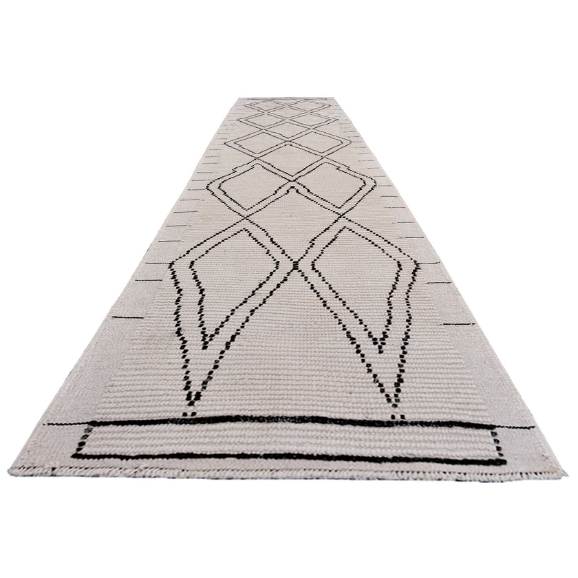 17176 Handwoven Rug 2'6 x 12’2