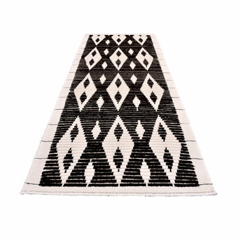 17198 Handwoven Rug 2'7 x 6’11