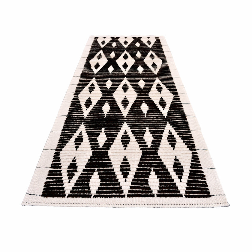 17198 Handwoven Rug 2'7 x 6’11