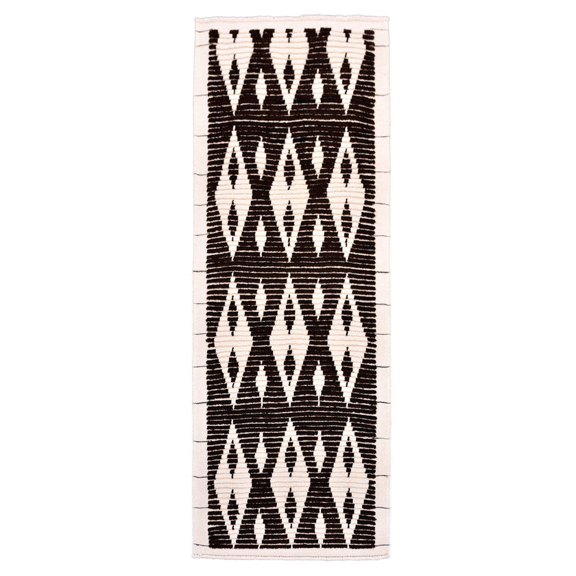 17198 Handwoven Rug 2'7 x 6’11