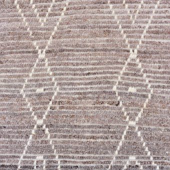 17238 Handwoven Rug 2’6 x 11’3