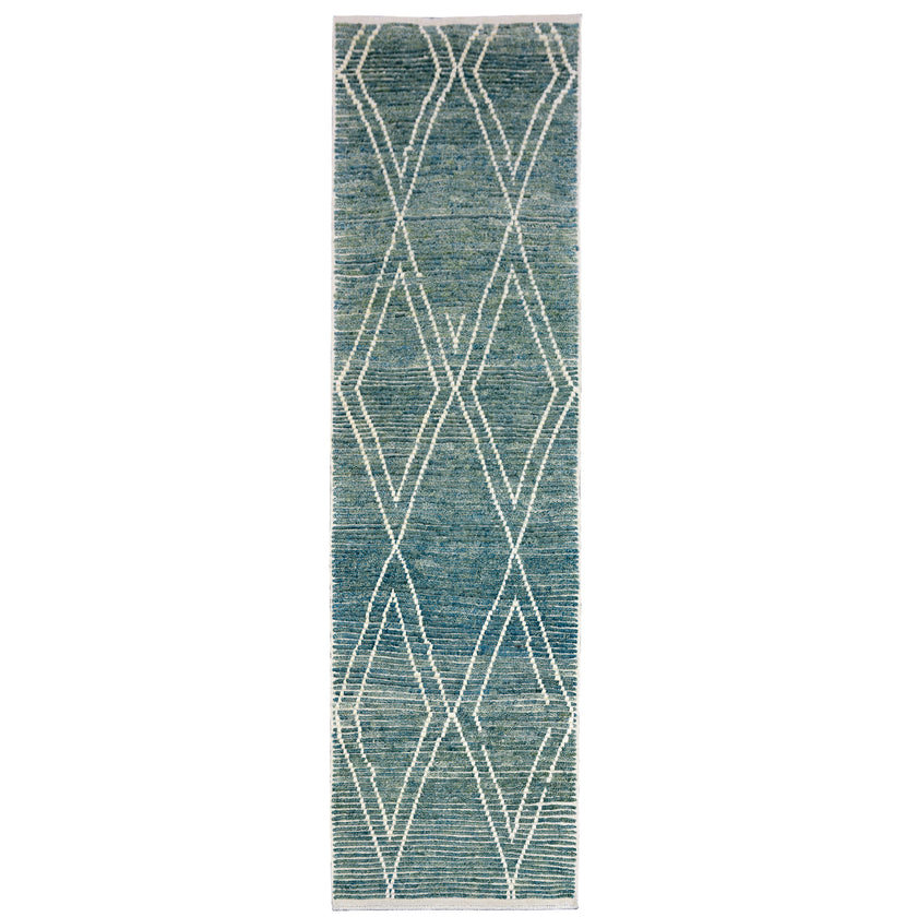 17247 Handwoven Rug 2'8 x 9’10