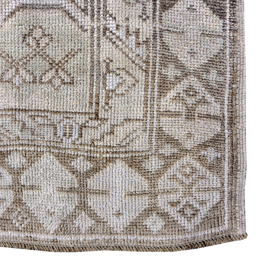 17345 Handwoven Vintage Rug 4 x 10’11