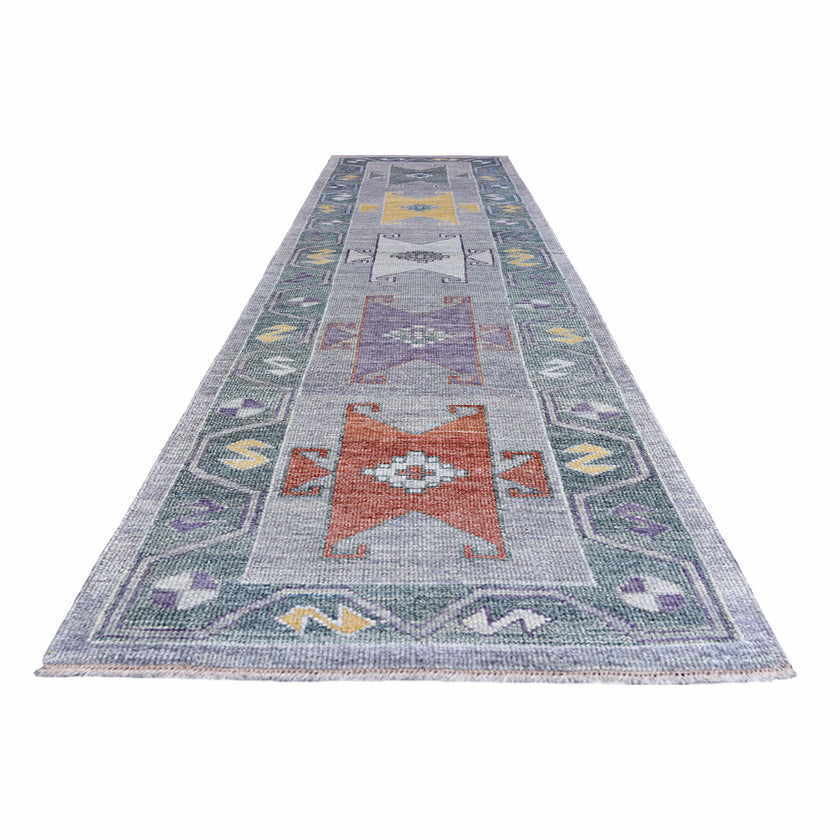 17353 Handwoven Rug 2'8 x 11’3
