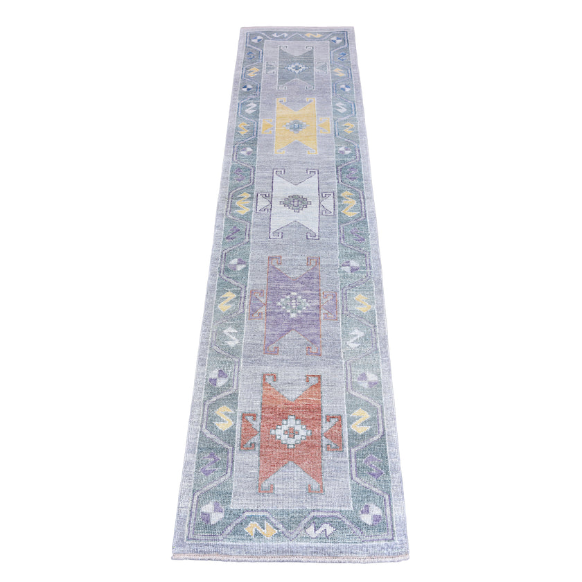 17353 Handwoven Rug 2'8 x 11’3