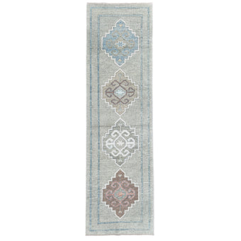 17442 Handwoven Rug 2'9 x 9’4