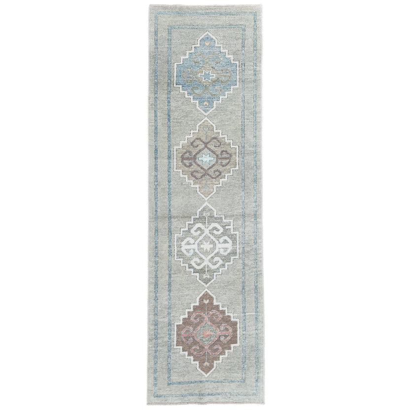 17442 Handwoven Rug 2'9 x 9’4