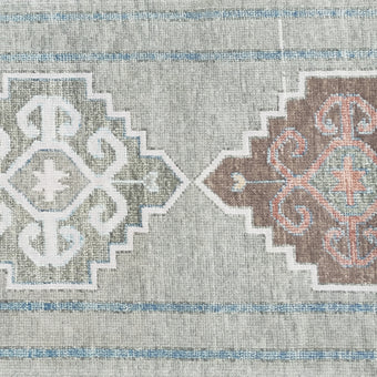 17442 Handwoven Rug 2'9 x 9’4
