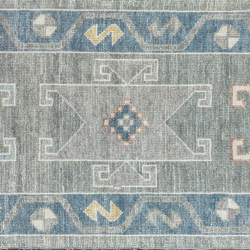 17456 Handwoven Rug 2'10 x 16’1