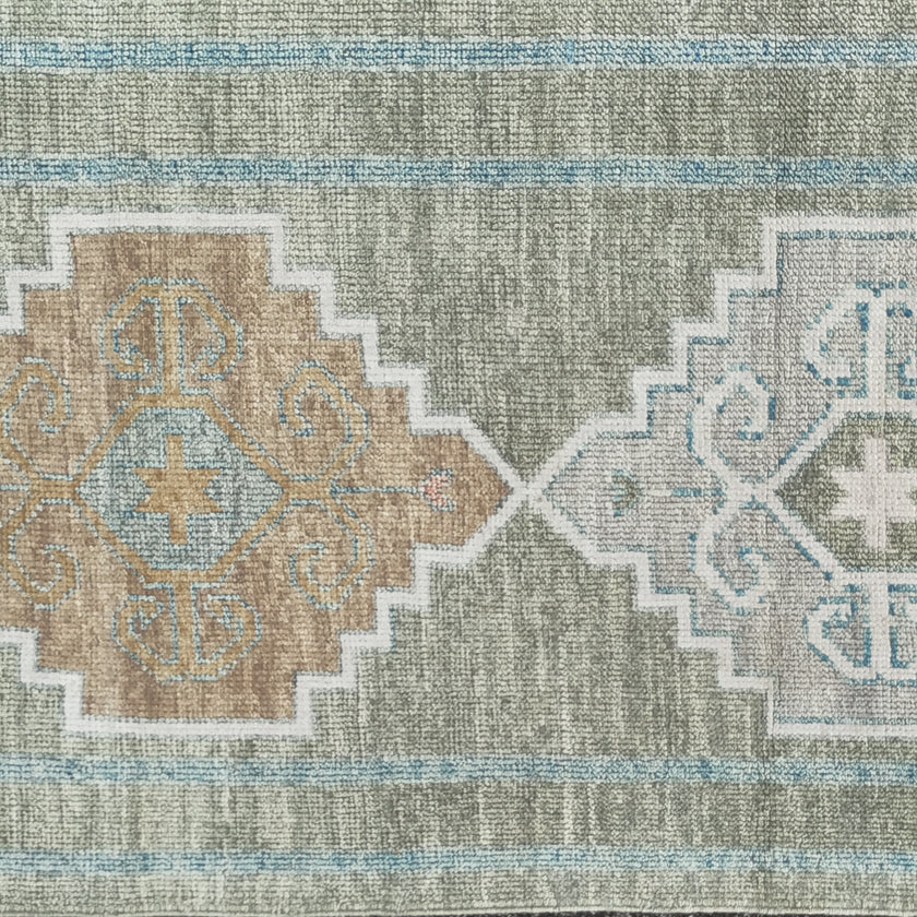17459 Handwoven Rug 2'9 x 8’1