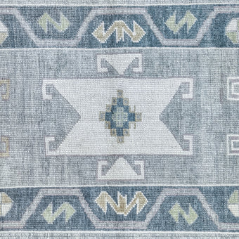 17714 Handwoven Rug 2'6 x 9'11