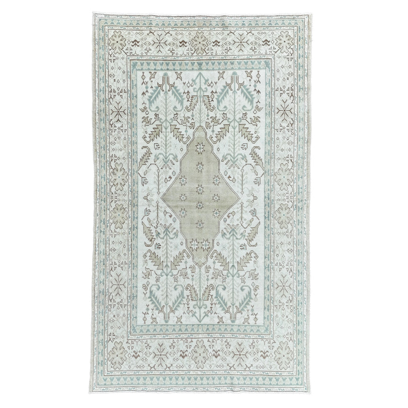 17749 Handwoven Vintage Rug 5’2 x 8’11