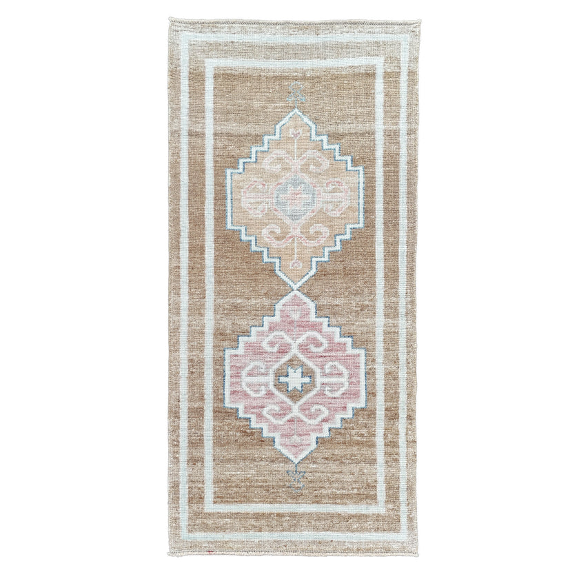 17761 Handwoven Rug 2’8x5’8