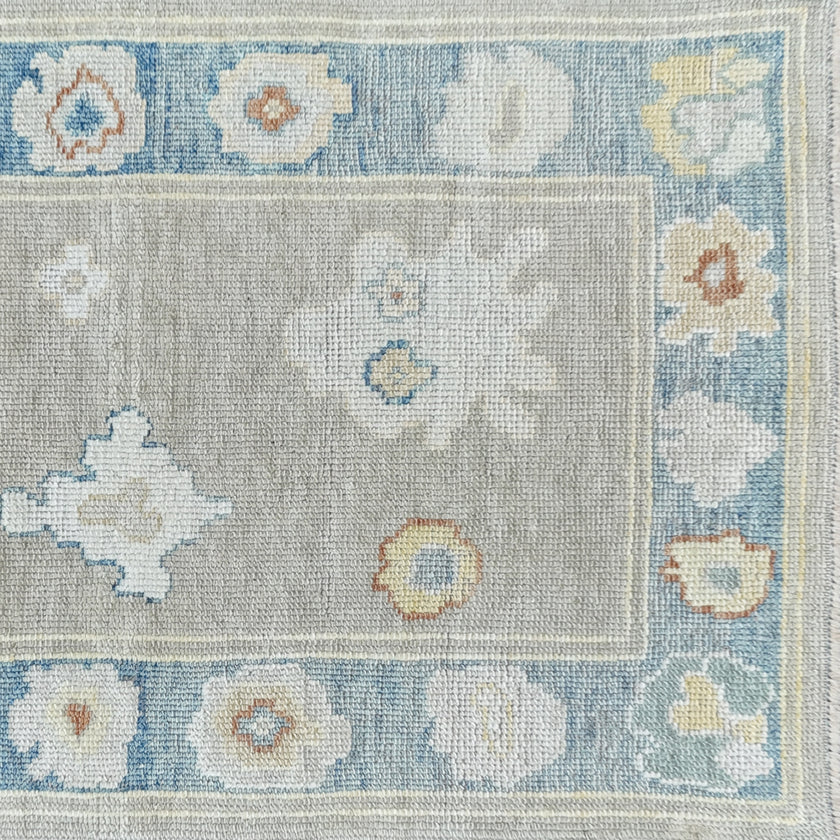 17813 Handwoven Rug 2’8x9’2