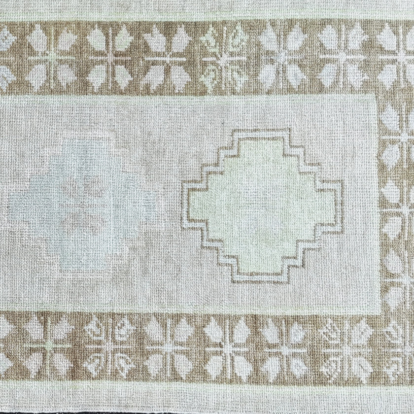 17814 Handwoven Rug 2’8 x 8’2