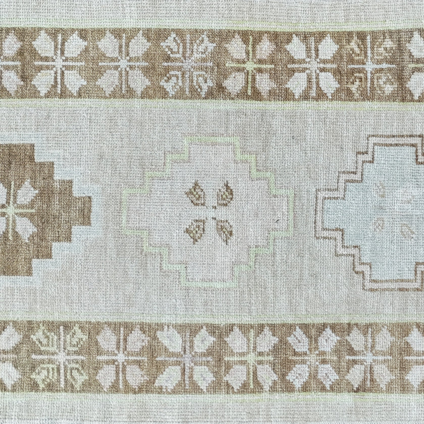 17814 Handwoven Rug 2’8 x 8’2