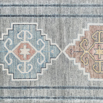 17820 Handwoven Rug 2'10 x 5’10