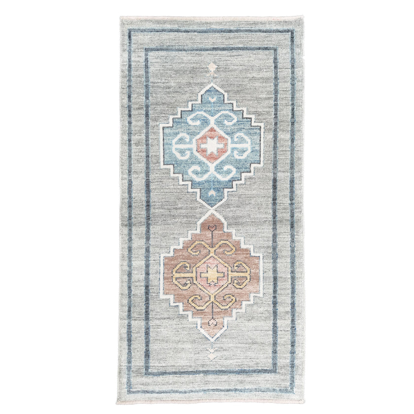 17822 Handwoven Rug 2'9 x 5’9