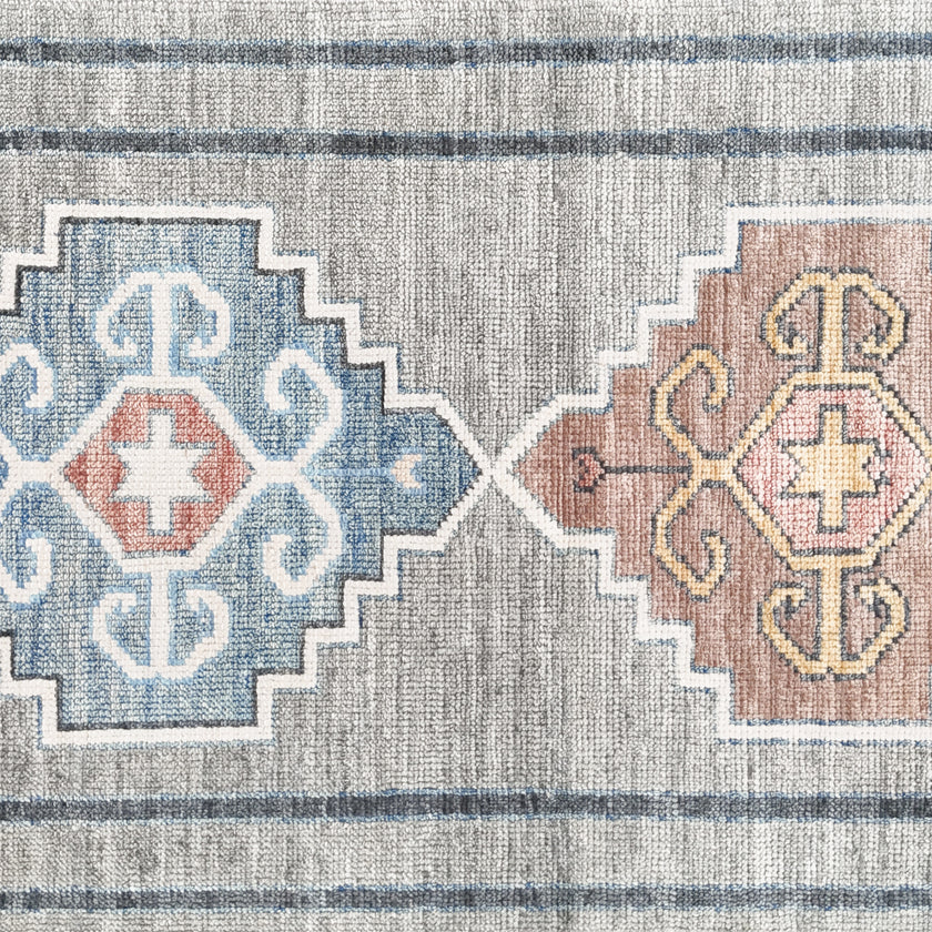 17822 Handwoven Rug 2'9 x 5’9