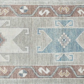17830 Handwoven Rug 3'2 x 17
