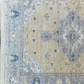 17852 Handwoven Rug 8’6 x 10’6