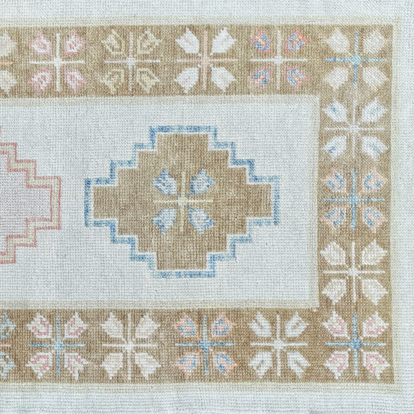 17854 Handwoven Rug 2’7x10