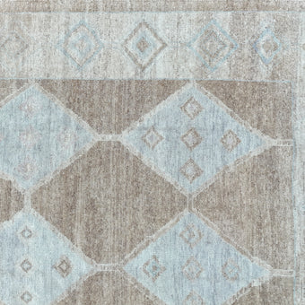 17856 Handwoven Rug 6x9’10